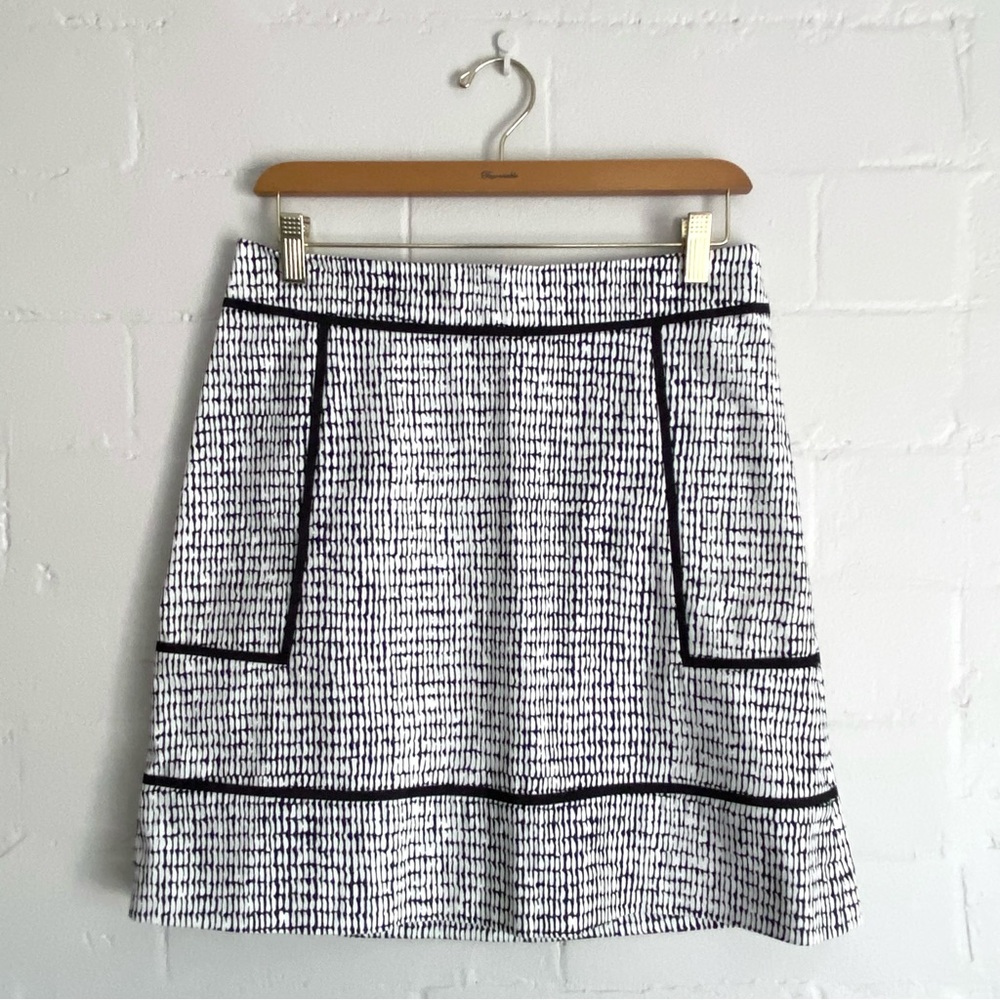 Anne Taylor Mini Skirt, Size 4, Mod Retro, Black and White Patterned A-Line